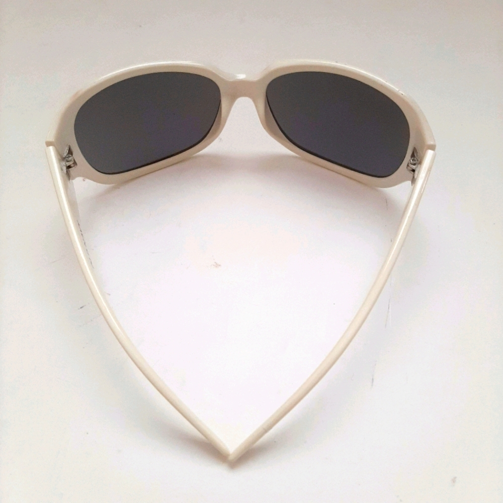 Beautiful Sunglasses - Picture 4 of 4